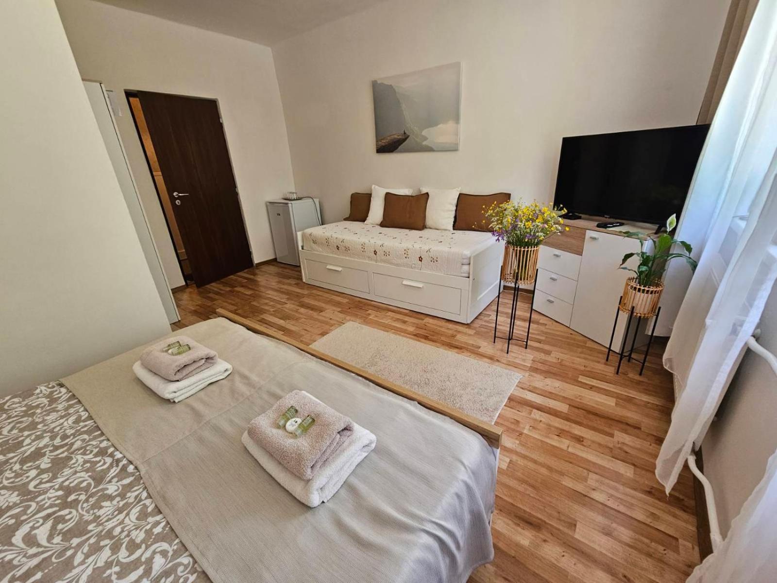 Villa Paradajs - Ubytovanie Pri Jazere Banská Štiavnica Kültér fotó